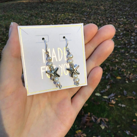 Earrings - Picture 12 of 14